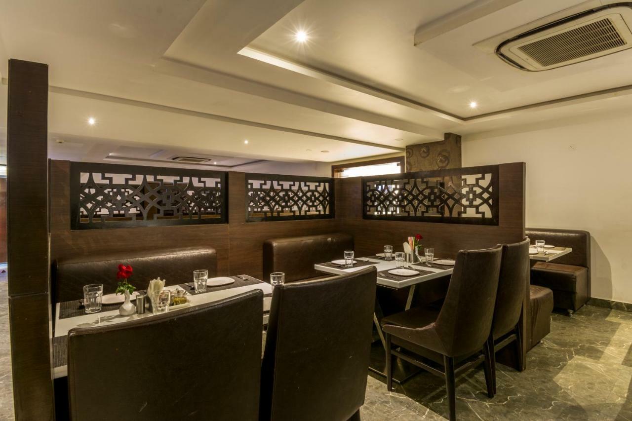 V皇家公园酒店 Guntūr 外观 照片